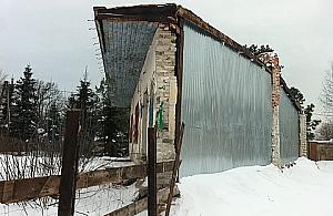 Rozebrał pół sklepu, a pół zostawił