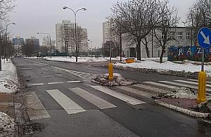 SP 114: sygnalizacji nie ma, za to alkoholu nie brakuje