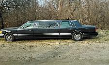 "Młoda para" zaparkowała w krzakach na Młocinach