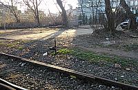 Dzikie przejście przez tory: potrzebne schody na Budy!