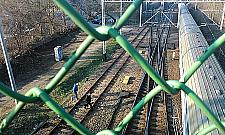 Dzikie przejście przez tory: potrzebne schody na Budy!