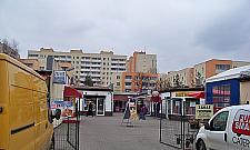 Budują tramwaj - zmniejszają bazarek