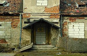 Pustostan przy Dzierżoniowskiej - jaką ma historię?