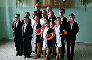 Costa Latina: dzieci tańczą taniec towarzyski