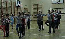 Costa Latina: dzieci tańczą taniec towarzyski