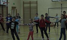 Costa Latina: dzieci tańczą taniec towarzyski