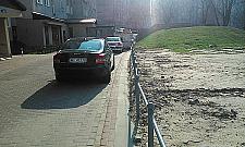 Parkingowa wojna na Orłowskiej. Brak rozumu czy złośliwość?