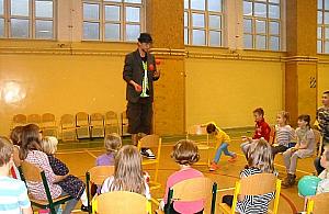 Piłeczki, szczudła i jednokołowy rower - przyjdź na Żegańską w sobotę!