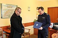 Rzuci� si� w po�cig za z�odziejem, dosta� nagrod� od policji