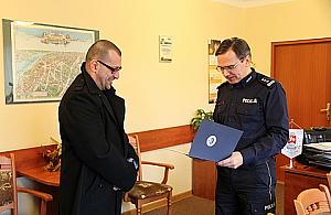 Rzucił się w pościg za złodziejem, dostał nagrodę od policji