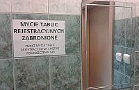 Tablicowy bareizm w ratuszu Bemowa