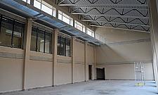 Chotomów: Żółte mury pną się do góry