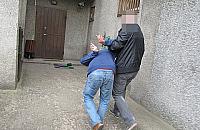 Nie op�aci� si� napad na taks�wkarza