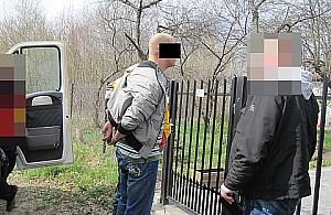 "Podpisz umowę - dostaniesz telefon" - podpisał więc 24 razy