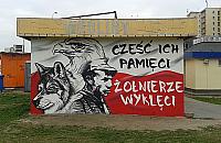 �o�nierze Wykl�ci upami�tnieni na sklepie z w�dk�