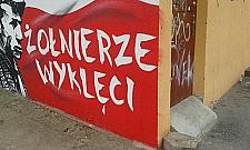 Żołnierze Wyklęci upamiętnieni na sklepie z wódką