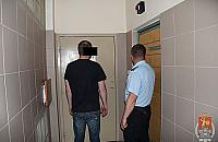 Odgryzł kanarowi kawałek ucha!