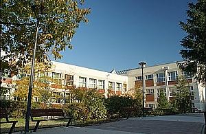 Dwujęzyczne gimnazjum ogromnie popularne