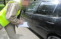 Kobietki popiły i porysowały kluczami auta sąsiadów