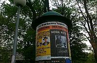 Słupy ogłoszeniowe: brzydki przeżytek czy wciąż wygoda?