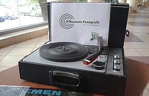 Muzeum fonografii na Bemowie?