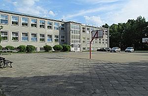 Rodzice protestują przeciwko przedszkolu na Młocinach