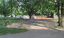 Rodzice protestują przeciwko przedszkolu na Młocinach