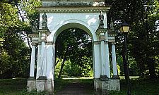 Jak dobrze znasz pałac w Jabłonnie? Fantastyczne miejsce na letnią wycieczkę!