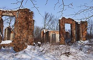 Perła Wieliszewa niszczeje. Ma jakąś szansę?