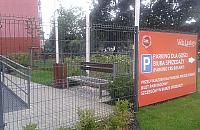 Ławka za kratkami, tylko dla wybrańców