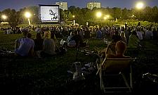Kino pod chmurką w parku Bródnowskim