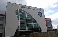 Zachodzącego Słońca: szkoła jest, przystanku brak!