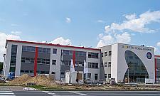 Problemy na budowie szkoły przy Zachodzącego Słońca. Zerówki czeka tułaczka