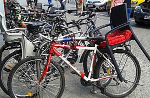 Masa rowerów przed siedzibą ZTM