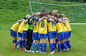 Junak poszukuje młodych miłośniczek piłki nożnej