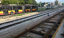 Już widać tory na Powstańców. Kiedy tramwaj?