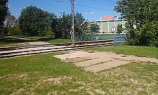 Dzika dróżka przez tory na Jelonkach - zakazać czy usankcjonować?