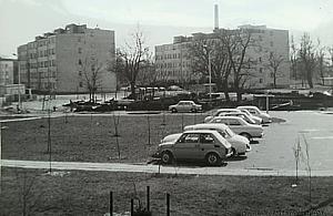 Piaski: pstrokate osiedle naznaczone wojskiem