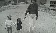 Piaski: pstrokate osiedle naznaczone wojskiem