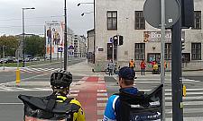 Nowe szaty Prostej. Bez bubli się nie obeszło