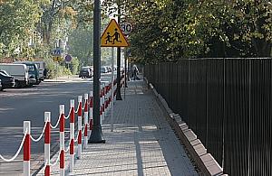 Uwaga! Remontują chodniki na Bielanach!