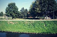 Jeszcze jeden skwer i dwa mostki nad Kanałem