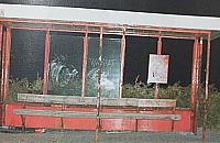 Zdemolowana wiata na Maczka