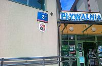 Wr�ci basen w szkole przy Brygadzist�w?