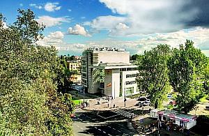 Powspominajmy: ratusz na Bielanach ma pięć lat!