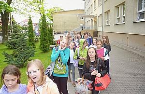 Dobudowują przedszkola do szkół. Co z boiskami?