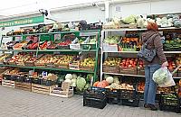 Czy warszawskie bazarki i targowiska muszą zniknąć?