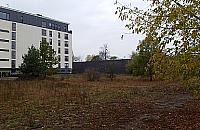 Jednak supermarket na tyłach muzeum