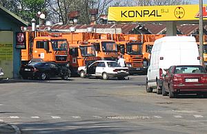 Nadgorliwość? Śmieciarki budzą nas o świcie