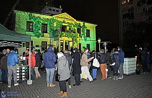 Śmieci wpełzły na Muzeum Woli